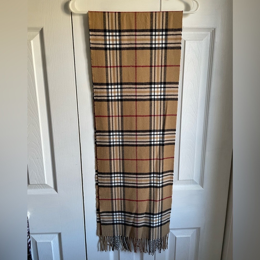 Scarf about 6’ x 1’